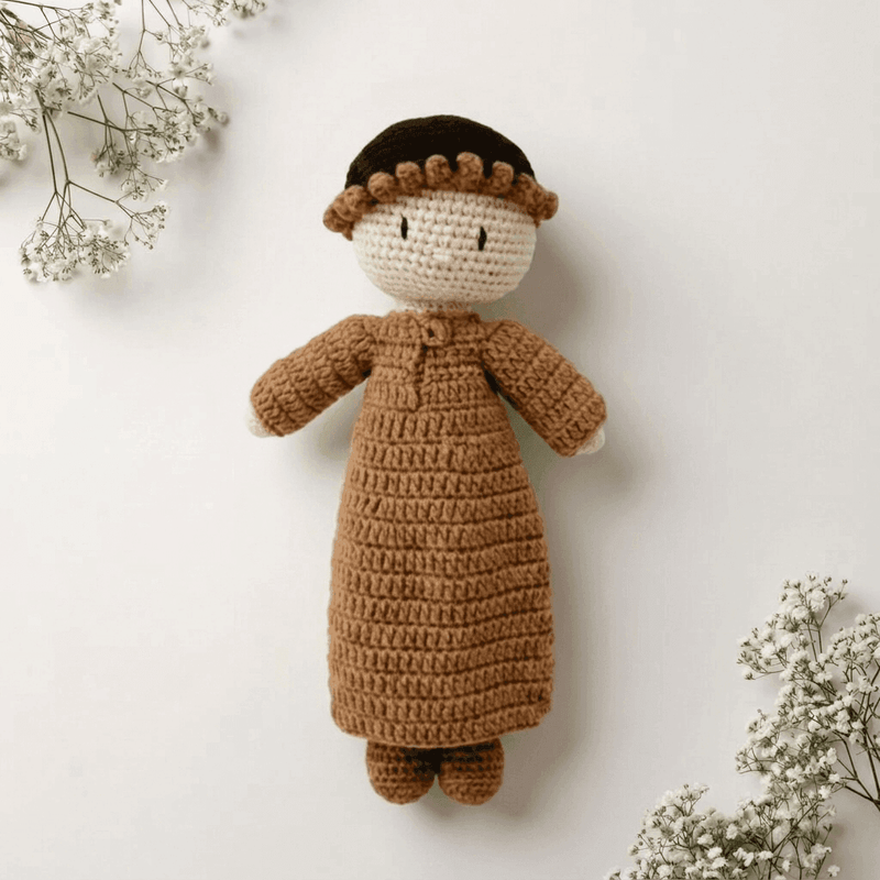 Little Mu'min Buddy Crochet Doll brown and beige – diverse baby doll, Cuddle Bloom
