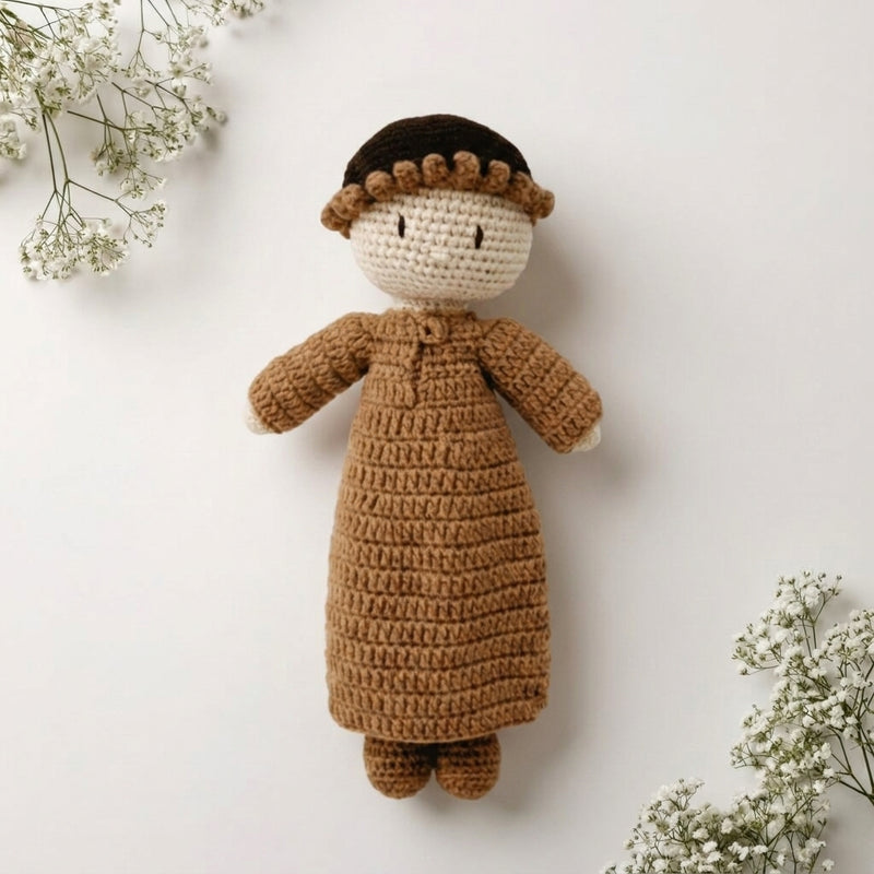 Cuddle Bloom Family Doll Set – Handmade Crochet Mommy, Daddy & Baby Dolls with Wooden Keepsake Box